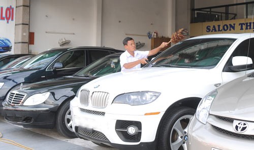 Private automobile ownership ratio is 20 cars per 1,000 Vietnamese (Photo: SGGP) Private automobile ownership ratio is 20 cars per 1,000 Vietnamese (Photo: SGGP)